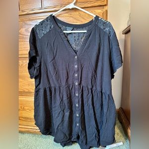 Torrid 3 black tee with lace peekaboo